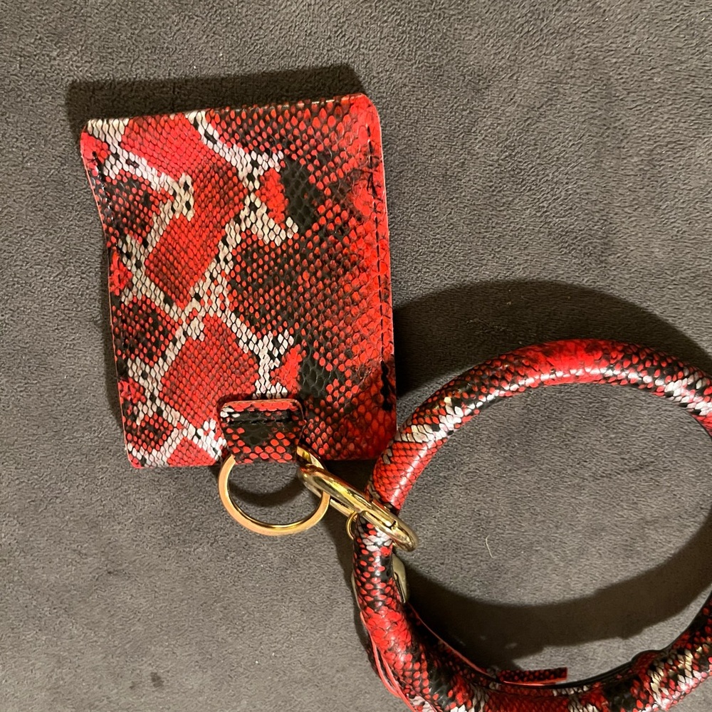 Red Snake Print Keychain Wallet - Picture 3 of 7